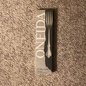Oneida 5 Piece Place Setting
